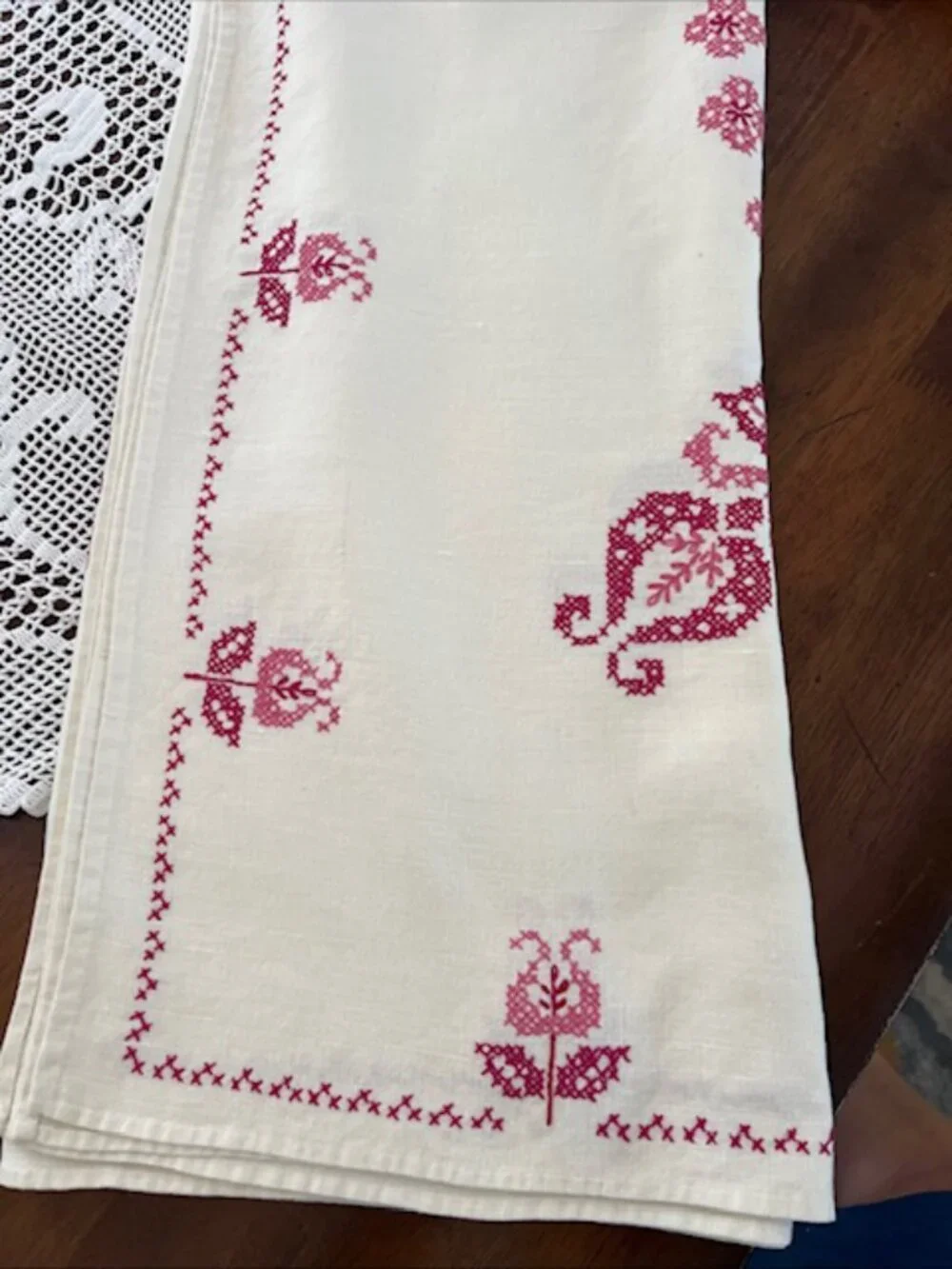 Handmade Cross Stich Embroidered Linen Square Tablecloth White & Red 48